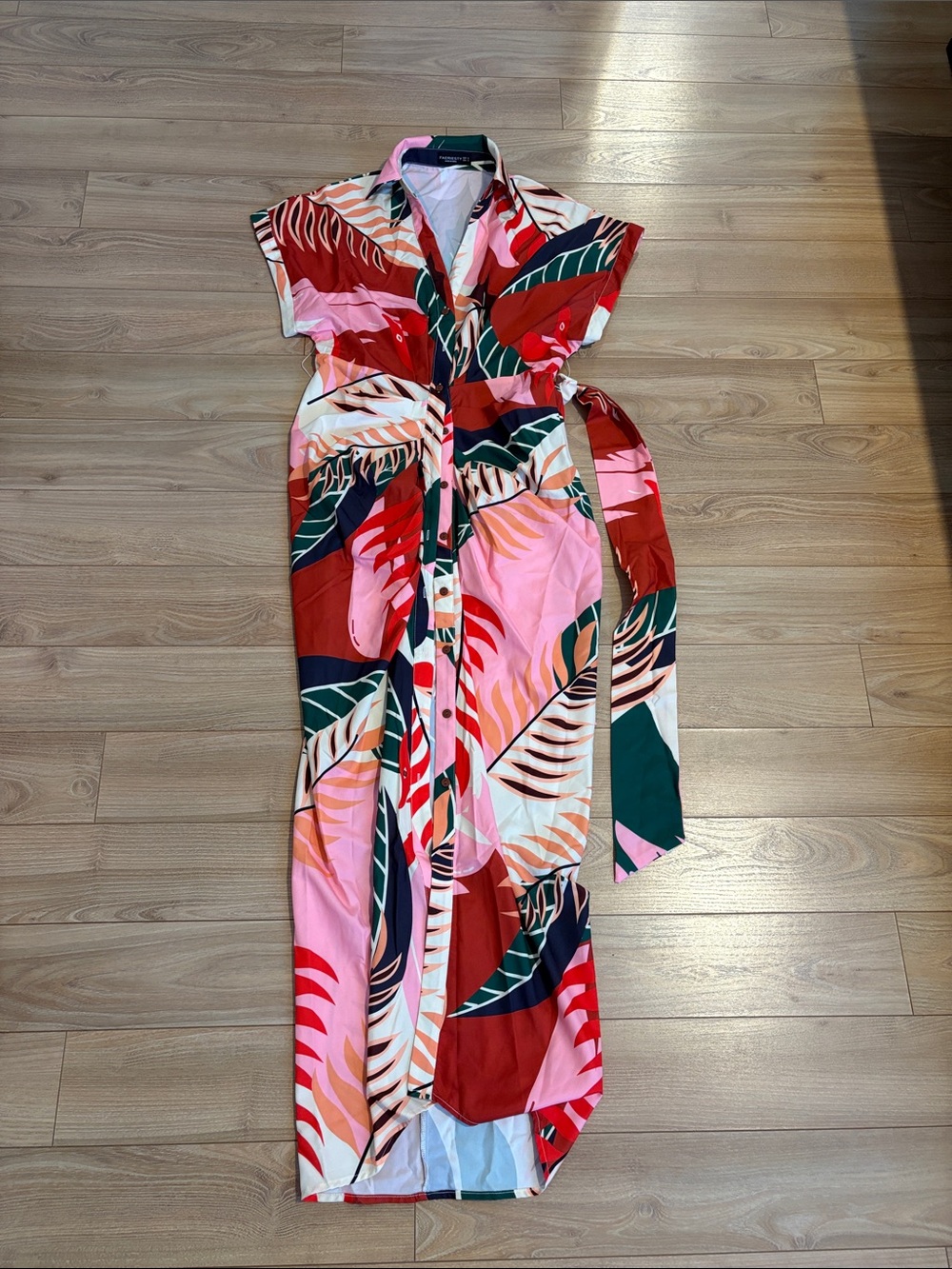 Tropical Leaf Print Button-Front Maxi Dress in Pink & Red